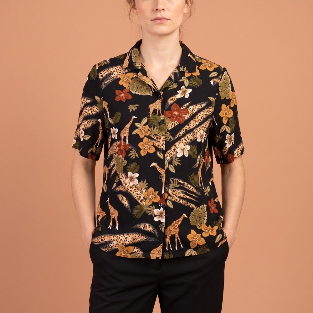 BonWorth Button Down Womens M 22435 Black Giraffe Tropical Floral EUC